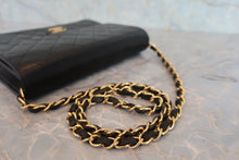 Load image into Gallery viewer, CHANEL Matelasse push lock chain shoulder bag Lambskin Black/Gold hadware Shoulder bag 800060057