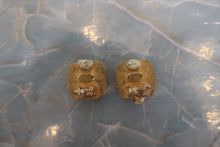 Load image into Gallery viewer, CHANEL CC mark earring Gold plate Gold Earring 700070114