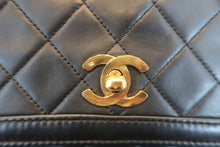Load image into Gallery viewer, CHANEL Matelasse chain shoulder bag Lambskin Black/Gold hadware Shoulder bag 700120165