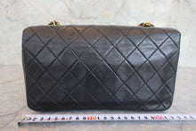Load image into Gallery viewer, CHANEL Matelasse Full flap chain shoulder bag Lambskin Black/Gold hadware Shoulder bag 800060058