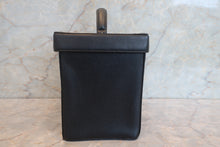 Load image into Gallery viewer, CHANEL CC mark vanity Caviar skin Black/Gold hadware Vanity 700120166