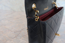 Load image into Gallery viewer, CHANEL Matelasse Full flap chain shoulder bag Lambskin Black/Gold hadware Shoulder bag 800060058