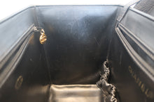 Load image into Gallery viewer, CHANEL CC mark vanity Caviar skin Black/Gold hadware Vanity 700120166