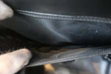 Load image into Gallery viewer, CHANEL CC mark vanity Caviar skin Black/Gold hadware Vanity 700120166