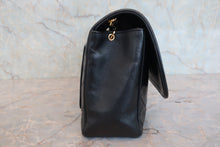 Load image into Gallery viewer, CHANEL Matelasse chain shoulder bag Lambskin Black/Gold hadware Shoulder bag 800040107