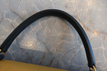 画像をギャラリービューアに読み込む, HERMES/エルメス ケリー32 クシュベル ジョーヌ/ネイビー 〇Z刻印 ショルダーバッグ 700030081