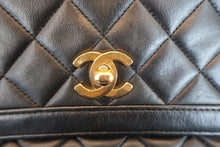 Load image into Gallery viewer, CHANEL Matelasse chain shoulder bag Lambskin Black/Gold hadware Shoulder bag 800040107