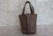 画像をギャラリービューアに読み込む, HERMES/エルメス ピコタンロックPM トリヨンクレマンス エトゥープ □R刻印 ハンドバッグ 800010209