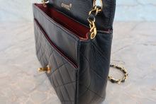 Load image into Gallery viewer, CHANEL Matelasse Full flap chain shoulder bag Lambskin Black/Gold hadware Shoulder bag 800040106