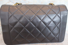 Load image into Gallery viewer, CHANEL  Diana matelasse chain shoulder bag Lambskin Black/Gold hadware Shoulder bag 700080161