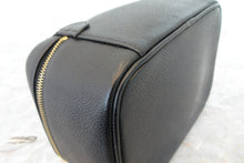 Load image into Gallery viewer, CHANEL CC mark vanity Caviar skin Black/Gold hadware Vanity 700070236