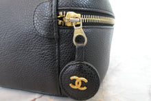 Load image into Gallery viewer, CHANEL CC mark vanity Caviar skin Black/Gold hadware Vanity 700070236