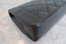 Load image into Gallery viewer, CHANEL  Diana matelasse chain shoulder bag Lambskin Black/Gold hadware Shoulder bag 700080161