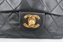 Load image into Gallery viewer, CHANEL Mini Matelasse Single Flap Chain shoulder bag Lambskin Black/Gold hardware Shoulder bag 800100156