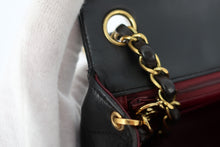 Load image into Gallery viewer, CHANEL Mini Matelasse Single Flap Chain shoulder bag Lambskin Black/Gold hardware Shoulder bag 800100156