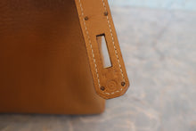 Load image into Gallery viewer, HERMES KELLY 28 Fjord leather Natural sable 〇O Engraving Shoulder bag 700120140