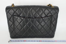 Load image into Gallery viewer, CHANEL Medium Matelasse Single Flap Chain shoulder bag Lambskin Black/Gold hardware Shoulder bag 800100165
