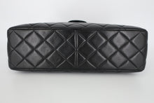 Load image into Gallery viewer, CHANEL Medium Matelasse Single Flap Chain shoulder bag Lambskin Black/Gold hardware Shoulder bag 800100165
