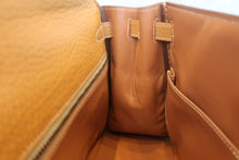 Load image into Gallery viewer, HERMES KELLY 28 Fjord leather Natural sable 〇O Engraving Shoulder bag 700120140
