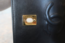 Load image into Gallery viewer, CHANEL Matelasse chain shoulder bag Lambskin Black/Gold hadware Shoulder bag 700120165