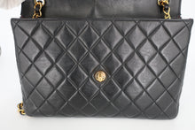 Load image into Gallery viewer, CHANEL Medium Matelasse Single Flap Chain shoulder bag Lambskin Black/Gold hardware Shoulder bag 800100165