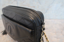 Load image into Gallery viewer, CHANEL Matelasse fringe chain shoulder bag Lambskin Black/Gold hadware Shoulder bag 700120146