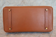 Load image into Gallery viewer, HERMES BIRKIN 35 Graine Couchevel leather Gold 〇Z Engraving Hand bag 700060124
