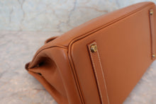 Load image into Gallery viewer, HERMES BIRKIN 35 Graine Couchevel leather Gold 〇Z Engraving Hand bag 700060124