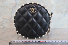 Load image into Gallery viewer, CHANEL Matelasse round chain shoulder bag Lambskin Black/Gold hadware Shoulder bag 700080216