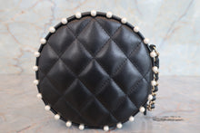 Load image into Gallery viewer, CHANEL Matelasse round chain shoulder bag Lambskin Black/Gold hadware Shoulder bag 700080216