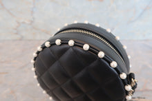 Load image into Gallery viewer, CHANEL Matelasse round chain shoulder bag Lambskin Black/Gold hadware Shoulder bag 700080216