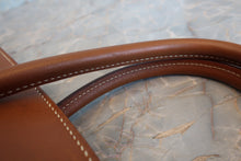 Load image into Gallery viewer, HERMES BIRKIN 35 Graine Couchevel leather Gold 〇Z Engraving Hand bag 700060124