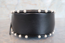 Load image into Gallery viewer, CHANEL Matelasse round chain shoulder bag Lambskin Black/Gold hadware Shoulder bag 700080216