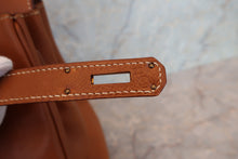 Load image into Gallery viewer, HERMES BIRKIN 35 Graine Couchevel leather Gold 〇Z Engraving Hand bag 700060124