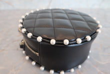 Load image into Gallery viewer, CHANEL Matelasse round chain shoulder bag Lambskin Black/Gold hadware Shoulder bag 700080216