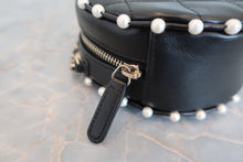 Load image into Gallery viewer, CHANEL Matelasse round chain shoulder bag Lambskin Black/Gold hadware Shoulder bag 700080216