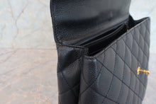 Load image into Gallery viewer, CHANEL Matelasse hand bag Caviar skin Black/Gold hadware Hand bag 700080218