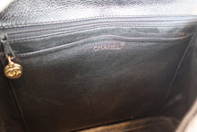 Load image into Gallery viewer, CHANEL Matelasse hand bag Caviar skin Black/Gold hadware Hand bag 700080218