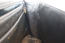 Load image into Gallery viewer, CHANEL Matelasse hand bag Caviar skin Black/Gold hadware Hand bag 700080218