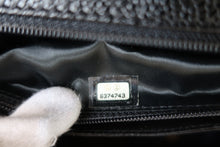 Load image into Gallery viewer, CHANEL Matelasse hand bag Caviar skin Black/Gold hadware Hand bag 700080218