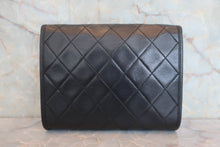 Load image into Gallery viewer, CHANEL Matelasse chain shoulder bag Lambskin Black/Gold hadware Shoulder bag 800060056