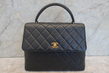Load image into Gallery viewer, CHANEL Matelasse trapezoid hand bag Caviar skin Hand bag 700120205