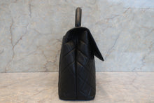 Load image into Gallery viewer, CHANEL Matelasse trapezoid hand bag Caviar skin Hand bag 700120205