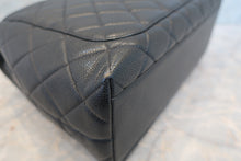 Load image into Gallery viewer, CHANEL Matelasse trapezoid hand bag Caviar skin Hand bag 700120205
