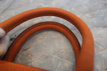 Load image into Gallery viewer, HERMES BIRKIN 25 Togo leather Orange □H Engraving Hand bag 700120162