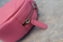 Load image into Gallery viewer, CHANEL Matelasse round chain shoulder bag Lambskin Pink/Silver hadware Shoulder bag 600040002