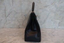 Load image into Gallery viewer, HERMES KELLY 32 Box carf leather Black ○V Engraving Shoulder bag 700120169