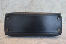 Load image into Gallery viewer, HERMES KELLY 32 Box carf leather Black ○V Engraving Shoulder bag 700120169