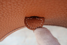 画像をギャラリービューアに読み込む, HERMES/エルメス エブリンTPM トリヨンクレマンス ゴールド Z刻印 ショルダーバッグ 700060246