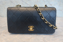 Load image into Gallery viewer, CHANEL Mini matelasse chain shoulder bag Lambskin Black/Gold hadware Shoulder bag 800030082